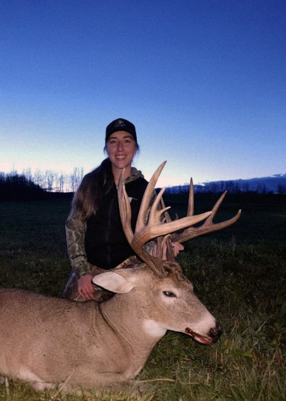 Trophy Whitetail Deer Hunt- Alberta Hunting Guide – Dudla Outfitting